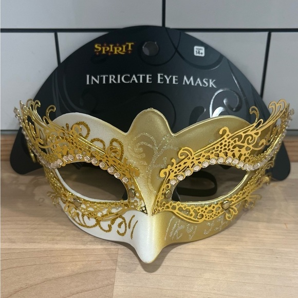 New Spirit Halloween Gold Intricate Eye Mask π - Picture 4 of 6